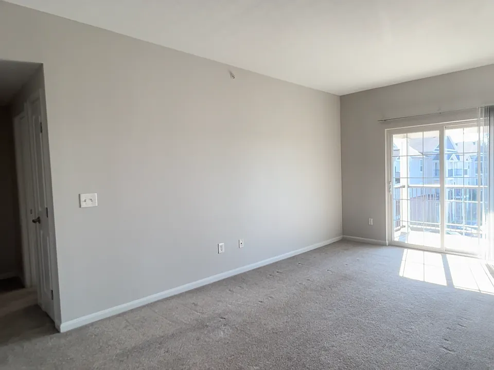 425 Lazelle Rd #303