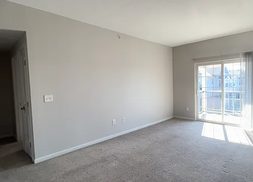 425 Lazelle Rd #303 Photo 1