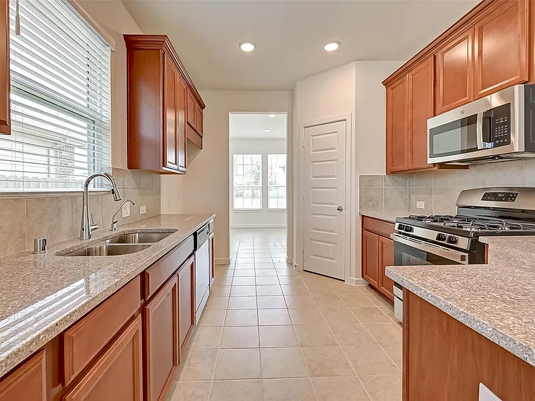 8022 Pinebrook Arbor Ct — Photo 15