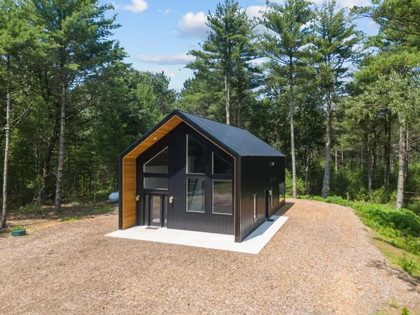 N3280 Little Chicago Ln, Weyauwega, WI 54983