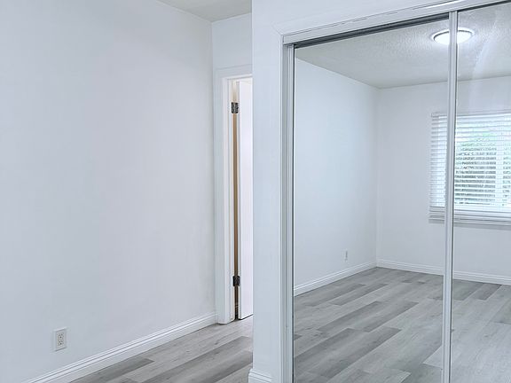 5th image of 2825 S Sepulveda Blvd APT 4C
