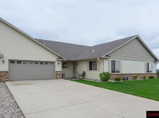 101 Nicklaus Path, Mankato, MN 56001