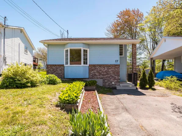 17 Noria Cres, Halifax, NS B4E 2M1