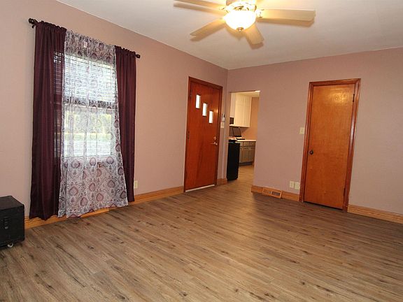 3rd image of 1166 Easton Ave