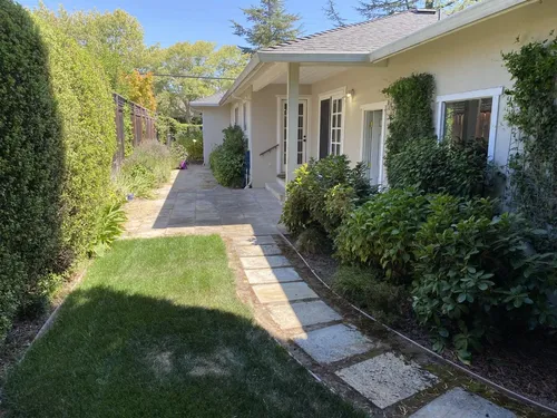 492 Chase St Photo 1