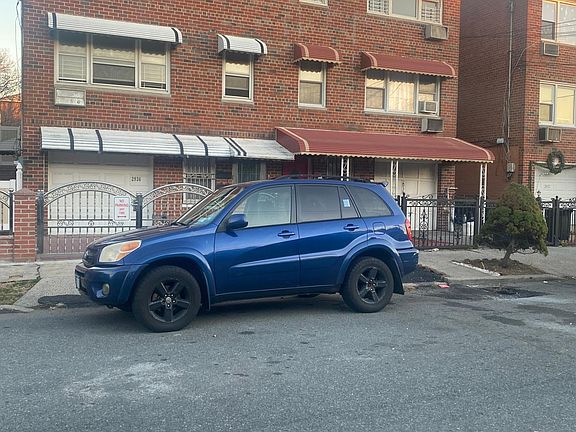 3rd image of 2936 Wilson Ave Floor 2
