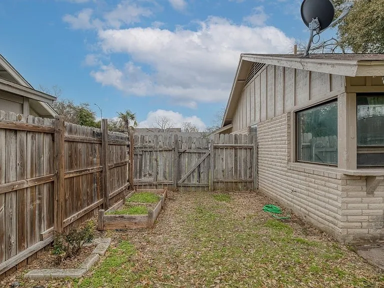 6502 Bridgewater Cv — Photo 27