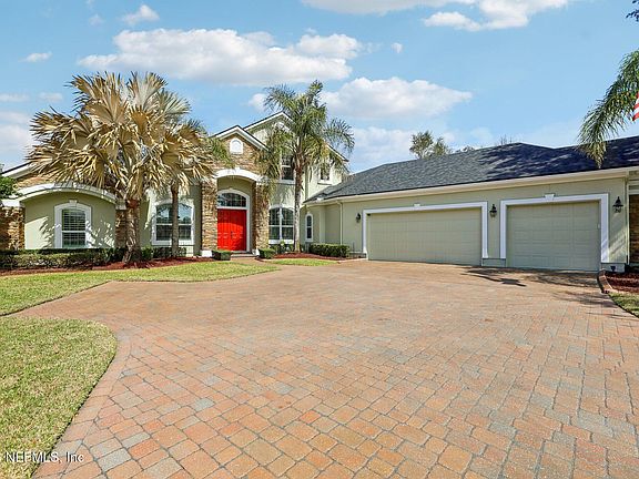 5th image of 827 E DORCHESTER Drive