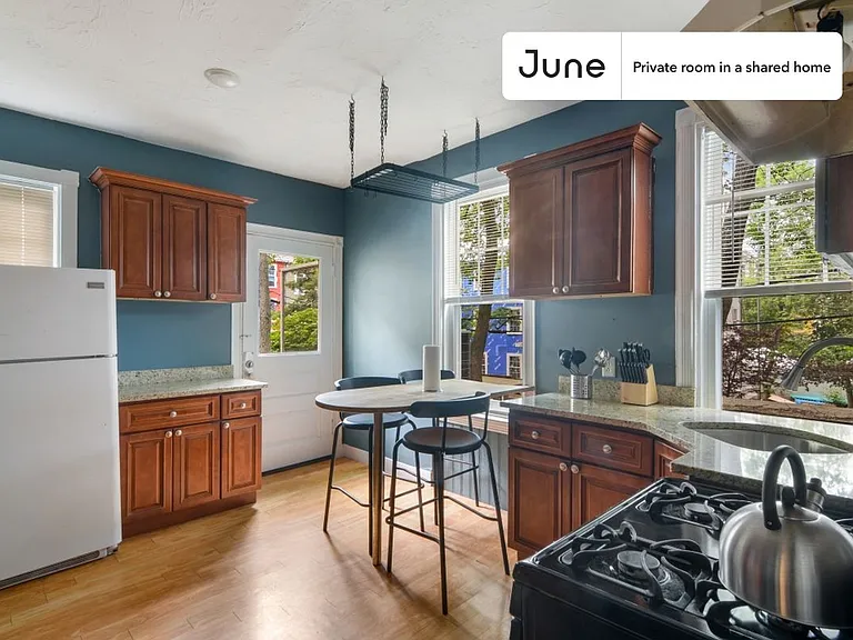 19 Putnam Ave #E — Photo 8