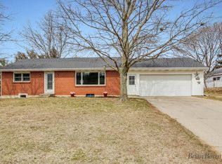 1945 Three Mile Rd NE, Grand Rapids, MI 49505