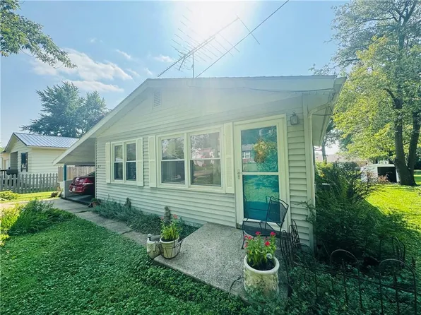 817 N Pine St, Cameron, MO 64429