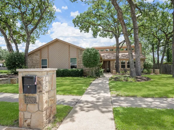 3320 Pin Oak Ln, Bedford, TX 76021