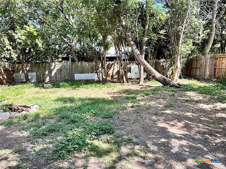 209 Orchard St — Photo 22