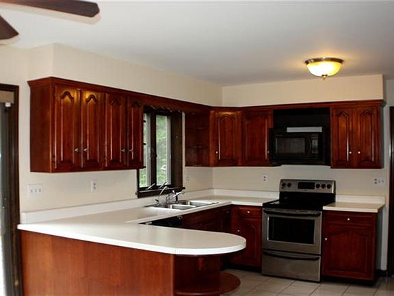 Spacious Eat-In Kitchen