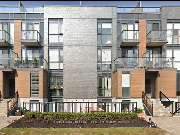 370 Wallace Ave #802, Toronto, ON M6P 3P2