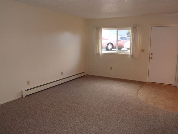 2nd image of 106 Camelot Ct APT 2