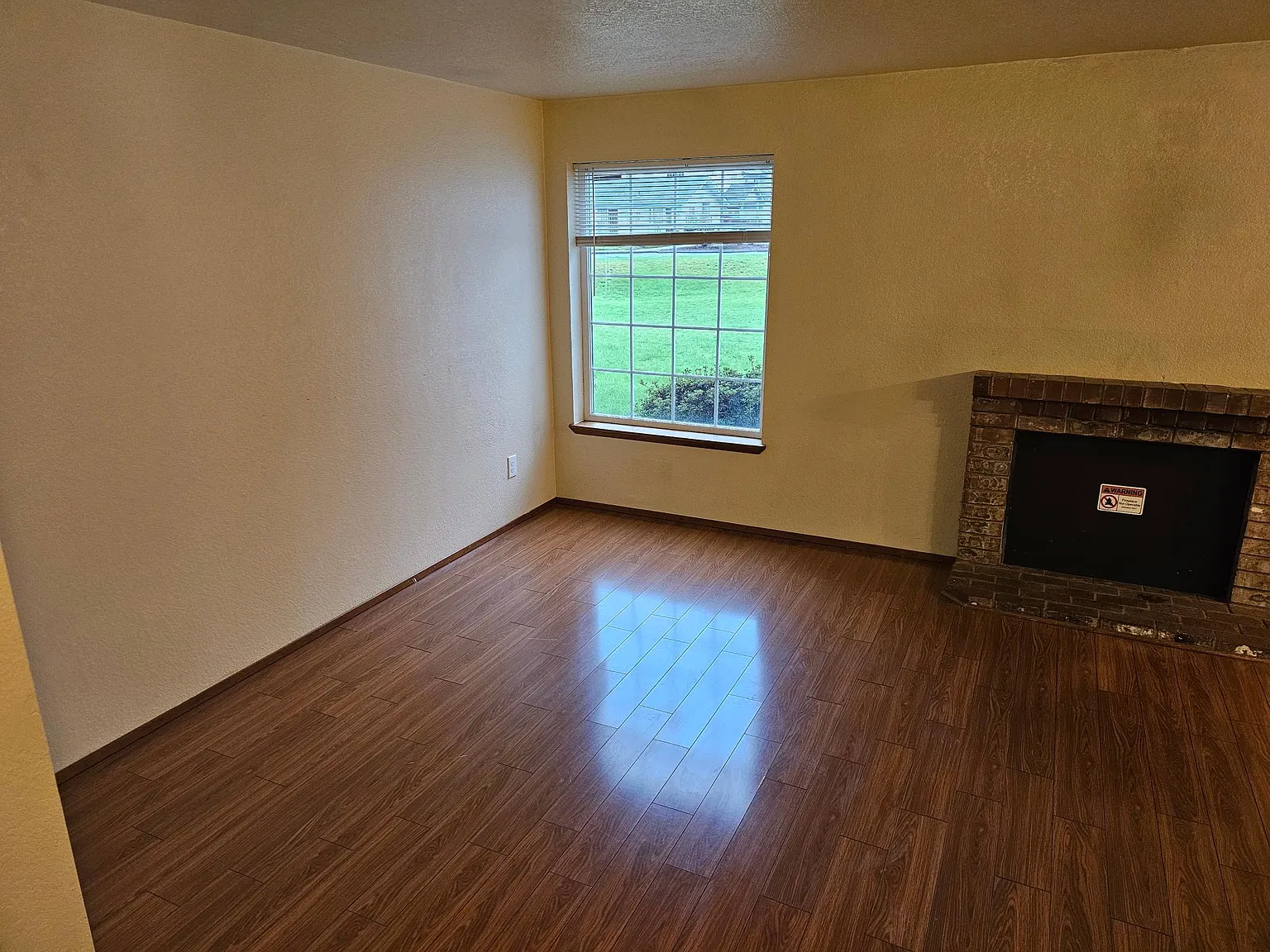 2 bed, 975 sqft, $1,400 — Photo 3