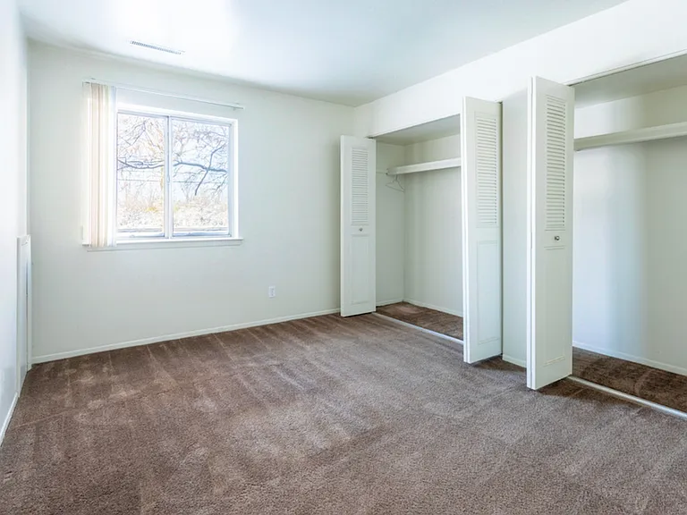 Newport Park Apartments — Photo 3