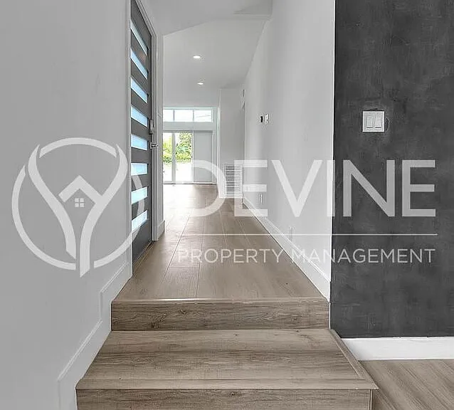 3026 Greenfield Ave — Photo 14