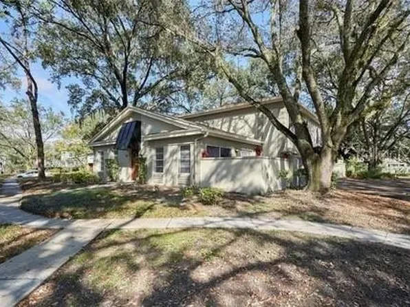 11713 Raintree Dr, Temple Terrace, FL 33617