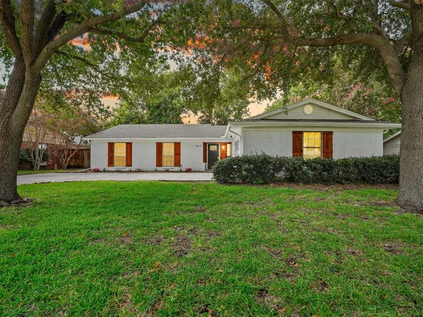 917 Sandalwood Ave, Richardson, TX 75080