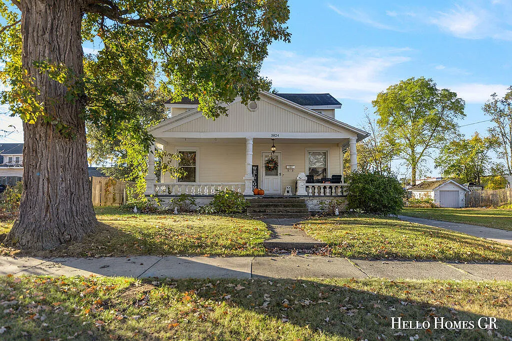 3824 White St SW photo 1