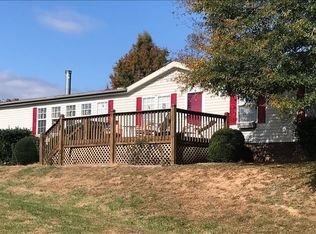 198 Bobcat Ln, Warne, NC 28909