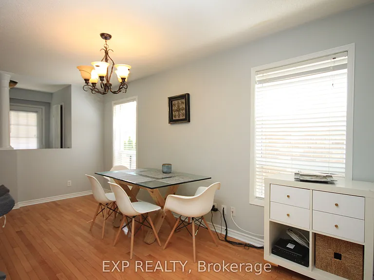 1318 Mowat Ln — Photo 6