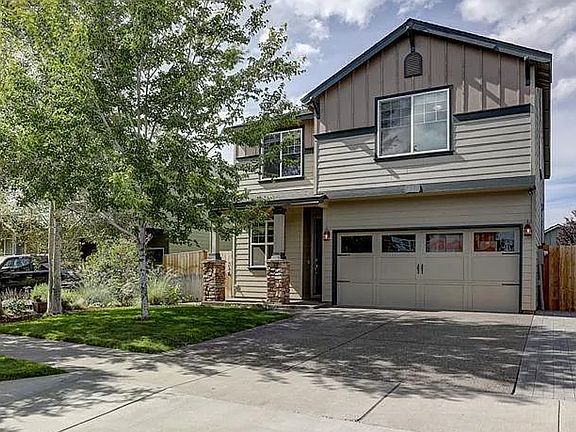 2nd image of 847 NE Locksley Dr