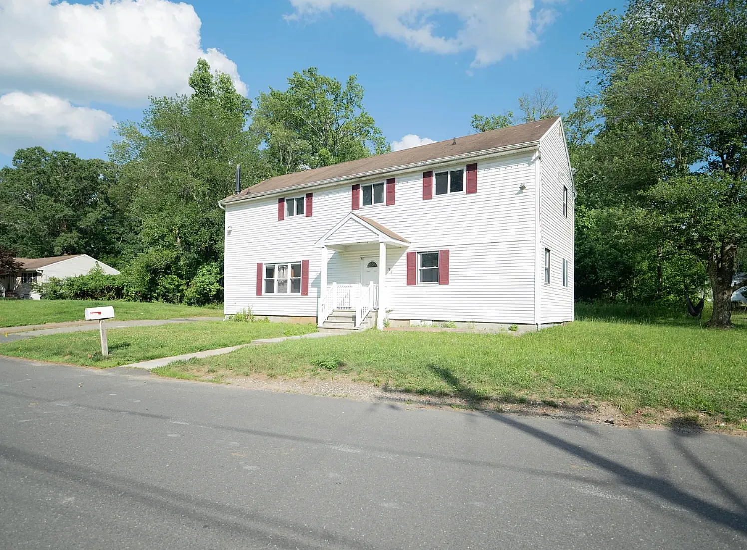 4 bed, 1904 sqft, $3,950 — Photo 3