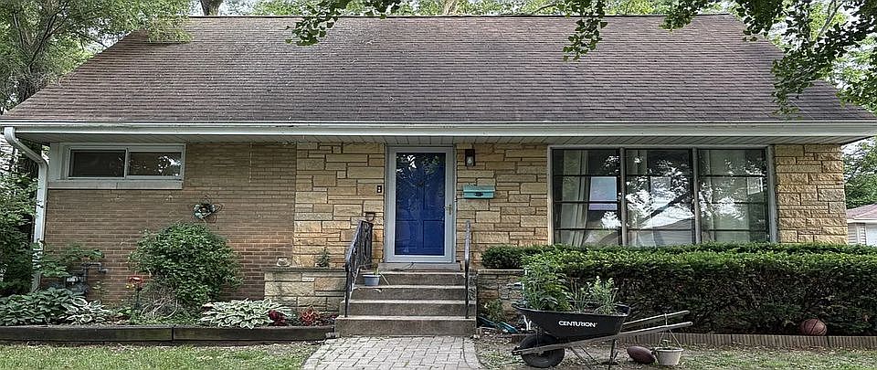 1st image of 2619 Alexander St