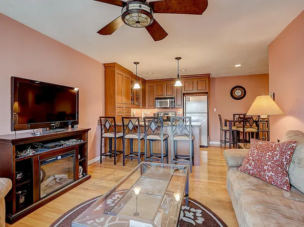 1305 W Main St, Lake Geneva, WI 53147