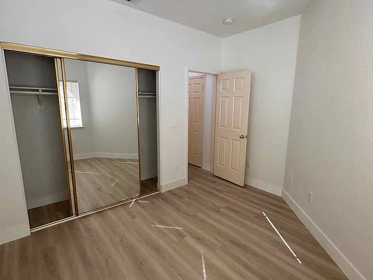 5662 Murrell St — Photo 17