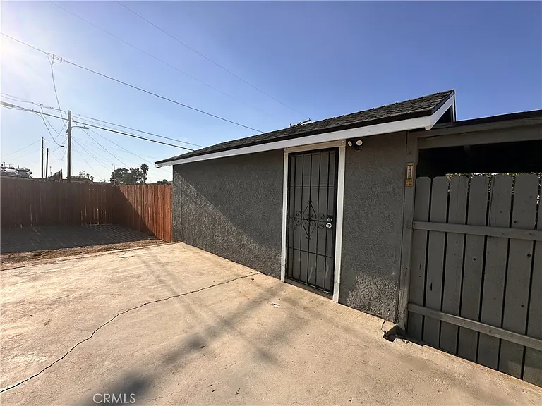 314 Wilshire Pl — Photo 26
