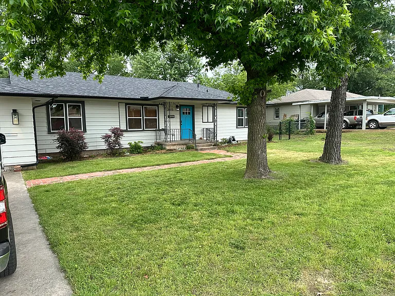 2615 N Beard Ave — Photo 2