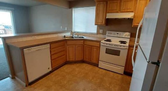 5th image of 5717 NE 135th Ave