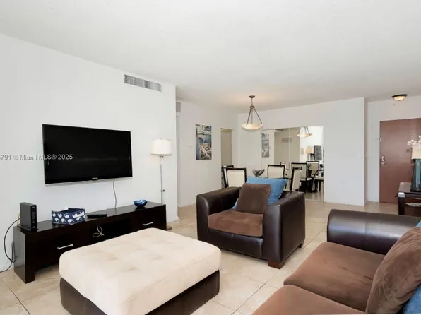 3901 S Ocean Dr, Hollywood, FL