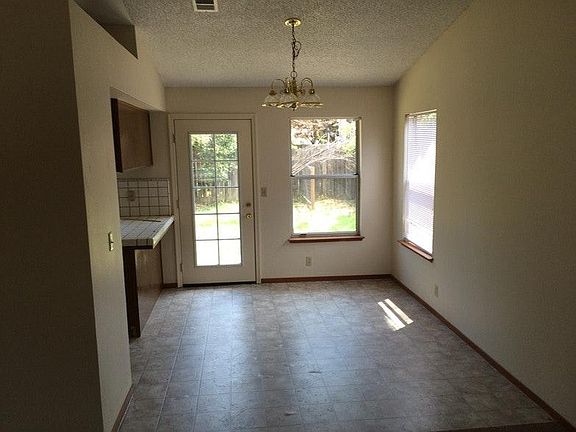 3rd image of 1522 Princeton Ave