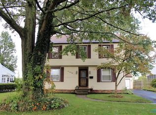 1028 Schmidlin Rd, Oregon, OH 43616
