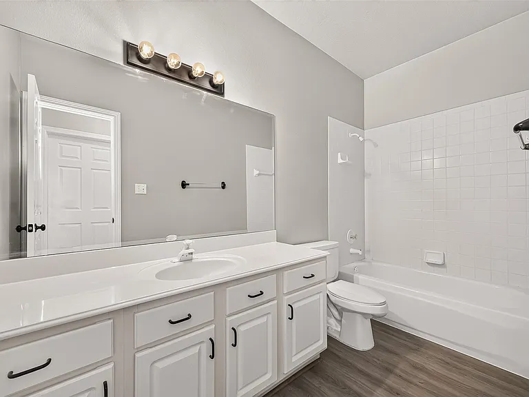 14303 Reissen Ln — Photo 20