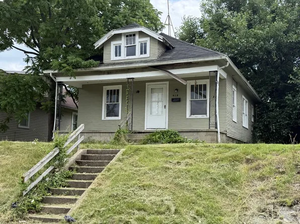 414 E Fairview Ave, South Bend, IN 46614