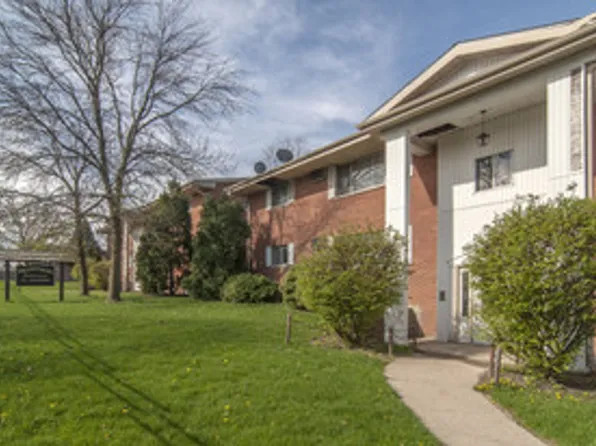 3348 Sun Valley, 3348 Sun Valley Ter APT 8, Rockford, IL 61103