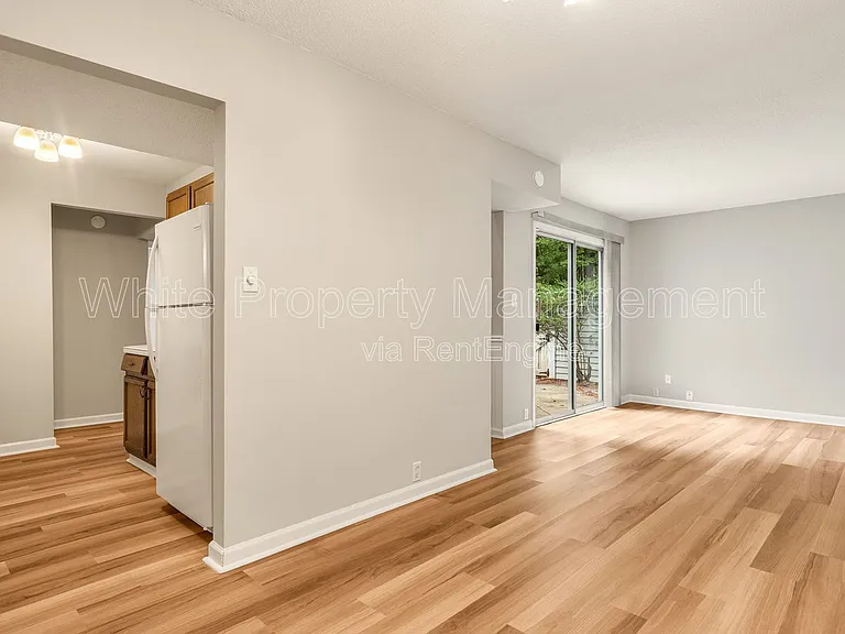 6927 Stonington Ln — Photo 6