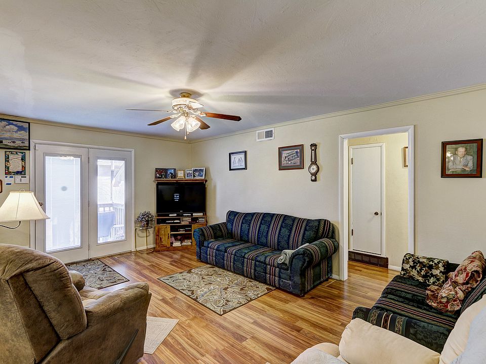 2nd image of 2325 SW 52nd St