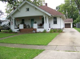 214 W John St, Forrest, IL 61741