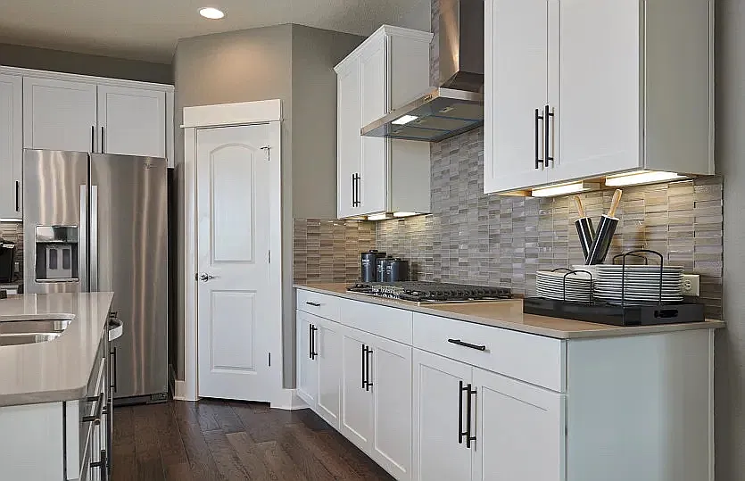 4 bed, 2345 sqft, $2,595 — Photo 4