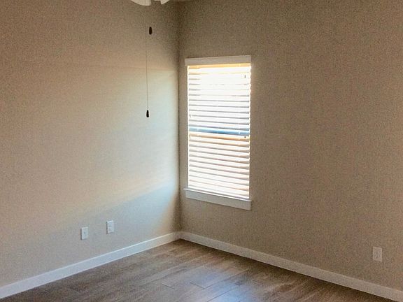 4th image of 223 Hidden Springs Dr