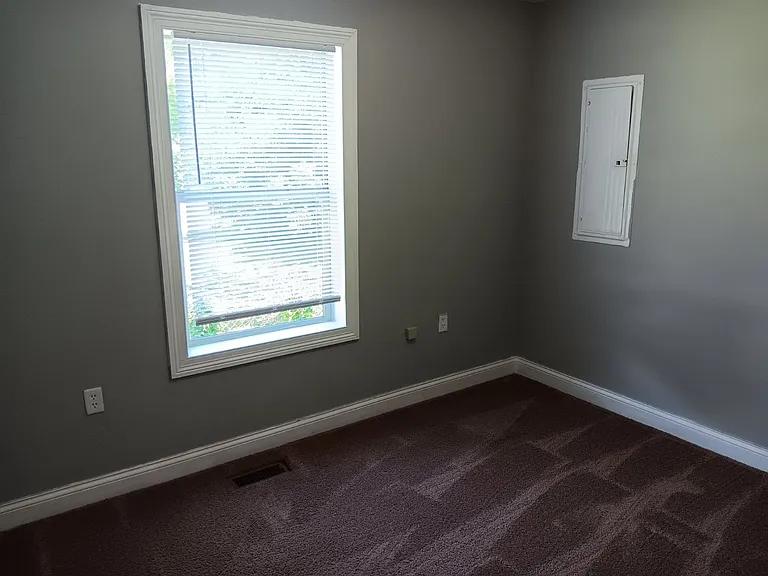 1306 S Limestone St — Photo 17