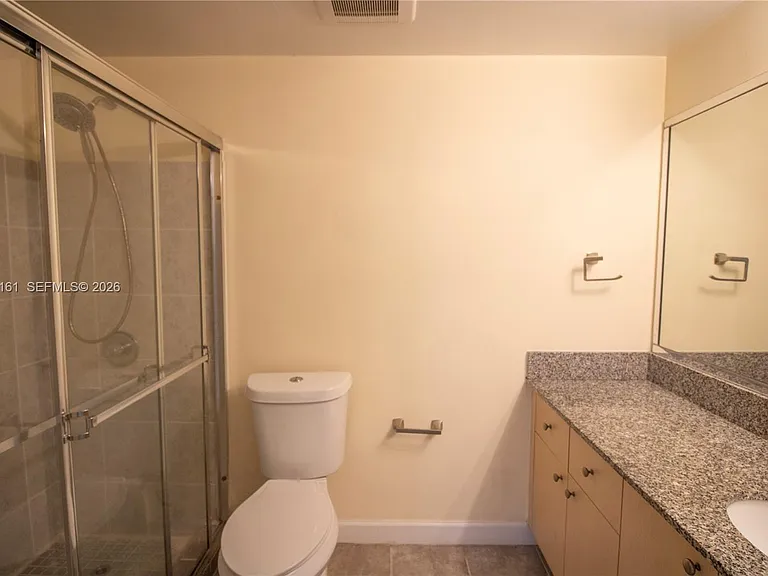 2469 Centergate Dr — Photo 7
