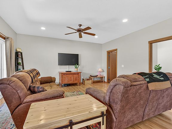 5th image of 2011 Spruce Way